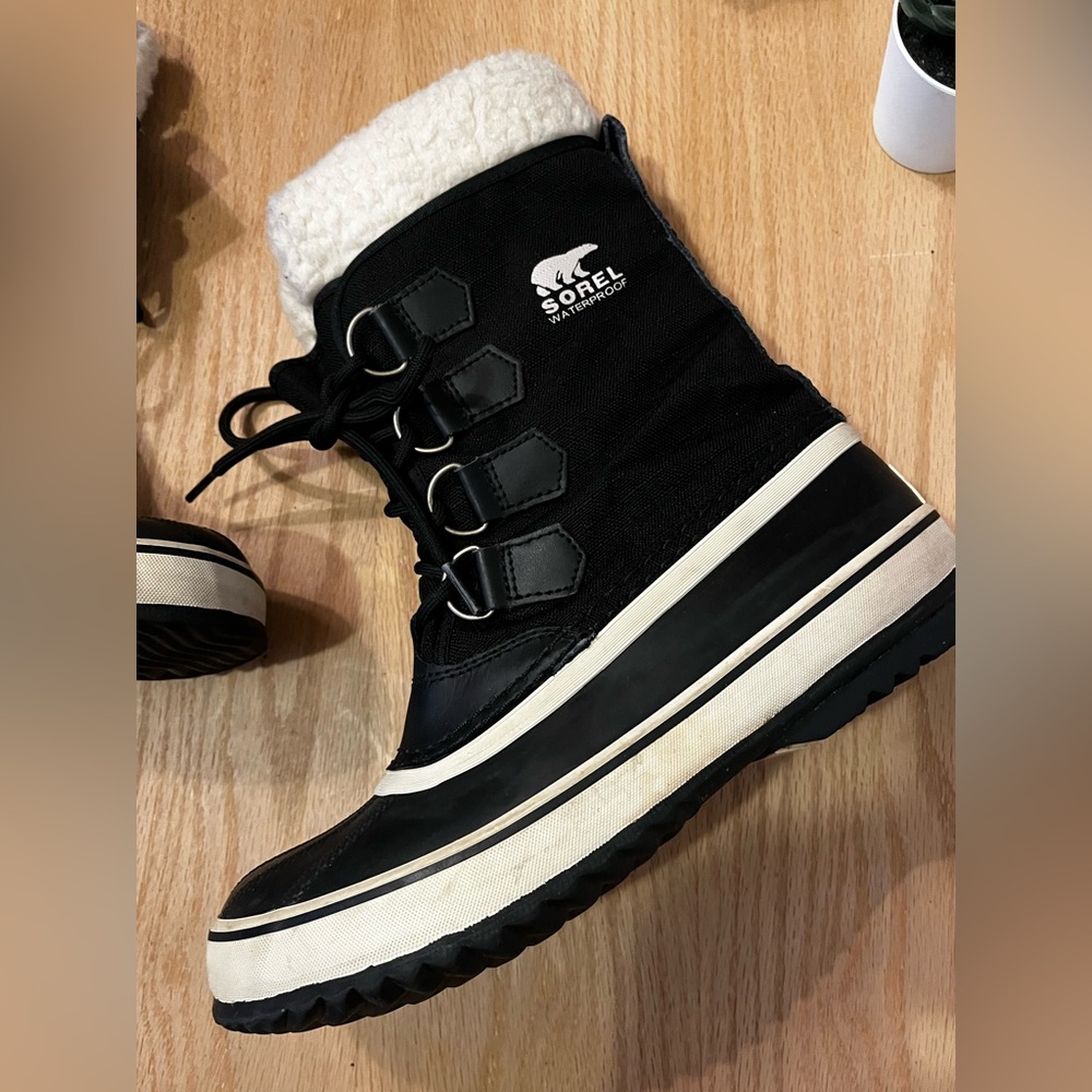 Sorel Winter Carnival Boots - Picture 2 of 6
